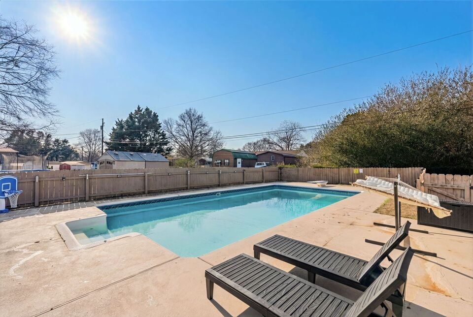 Private fenced pool at Pendleton vacation home near Clemson University
